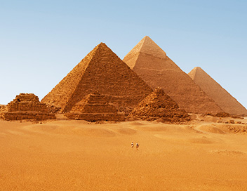 La rvlation des pyramides - Mystrieux difice
