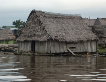 360-GEO - Iquitos, une ville entre deux fleuves