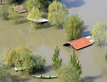 90' Enqutes - Vents violents, mer dchane, inondations : quand les temptes ravagent la France