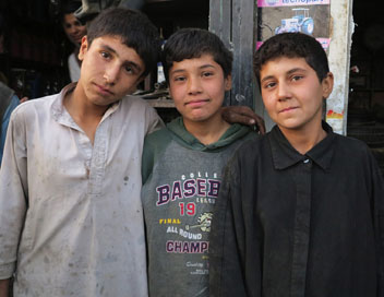 Les bacha posh afghanes, des filles au masculin