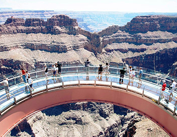 Superstructures - Au-dessus du Grand Canyon